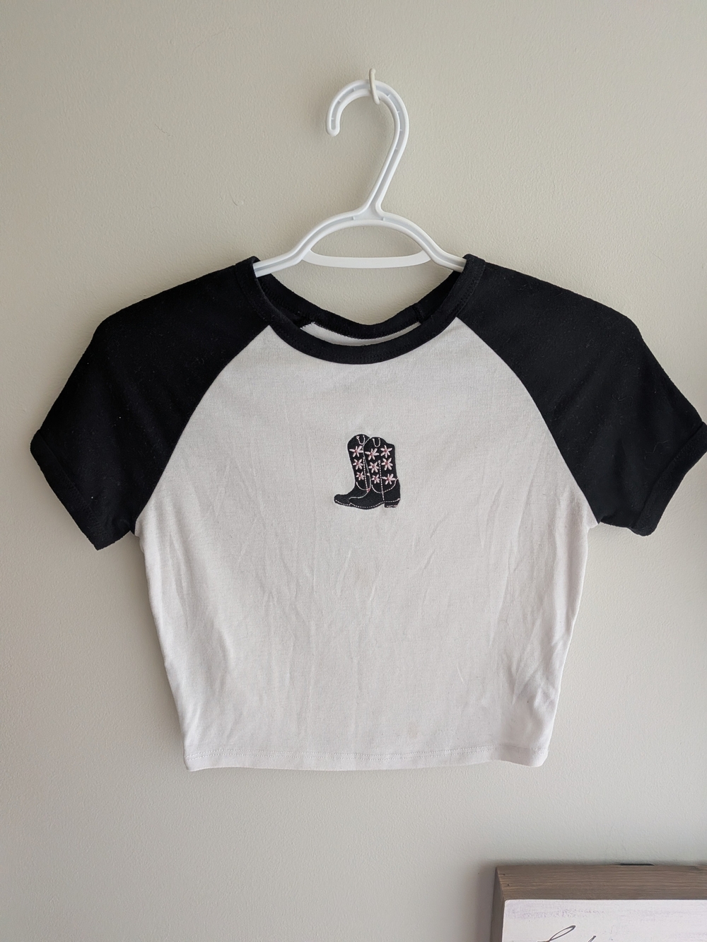 Aeropostale Black & White Raglan Crop Tee with Cowboy Boot Patch